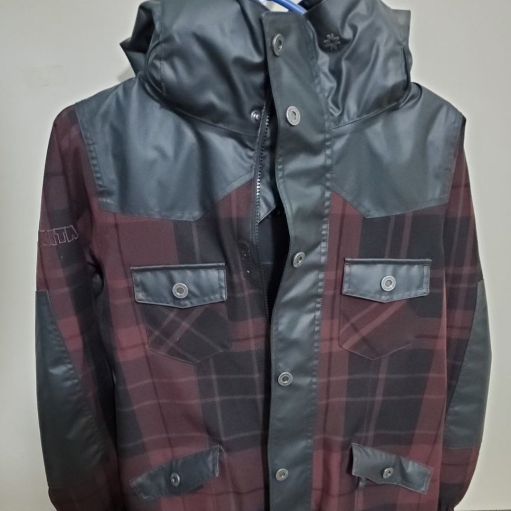 Nikita Snowboard Jacket Red Plaid S